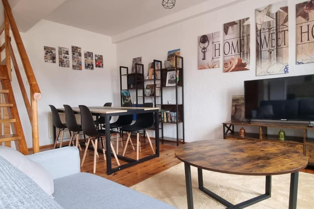 Cosy Triplex 3 Chambres Pont-de-l'Arche Exterior photo